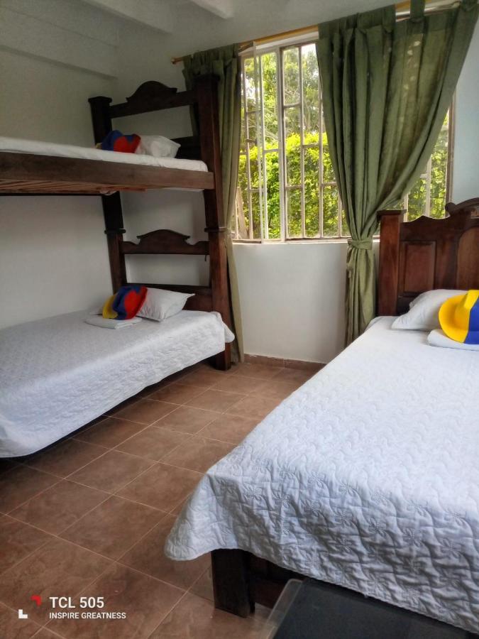 Posto Letto in Dormitorio Misto con 4 Letti