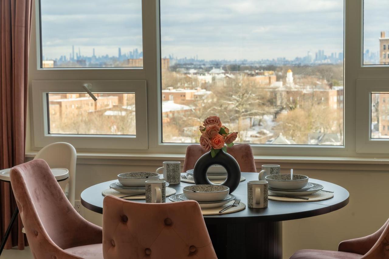 Rosy Retreat with NYC Views by the train, Free Parking, 3 beds, 20 Percent OFF 7 days - Ferienwohnung Newark