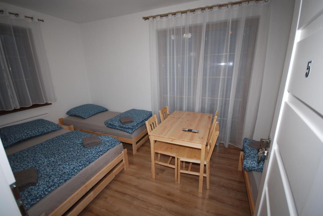 Vierbettzimmer mit Terrasse