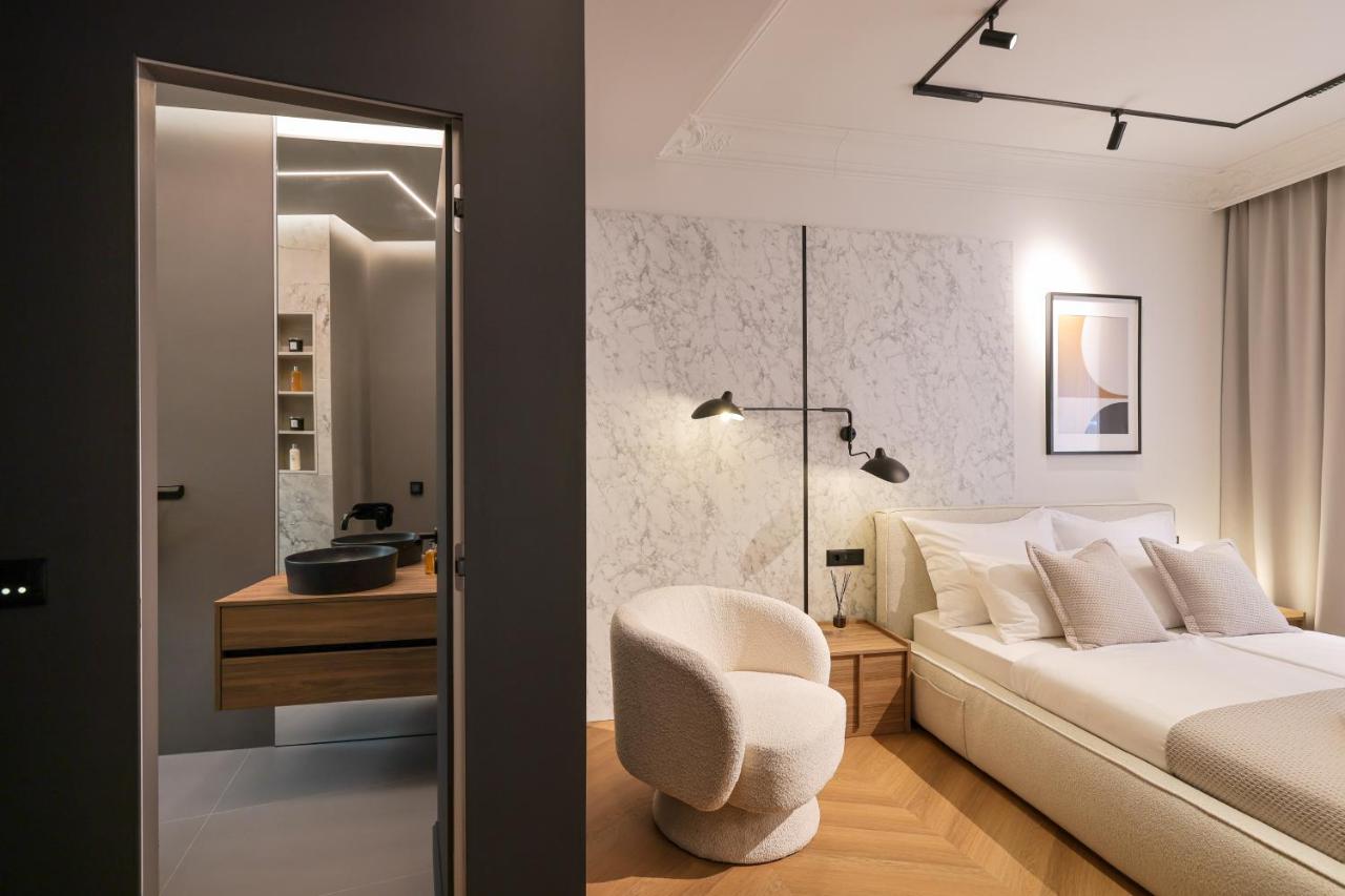 Deluxe Double Room with Side Sea View