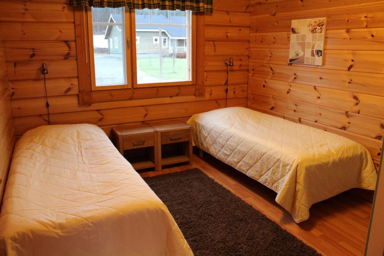 Three-Bedroom Cottage with Lake View - B