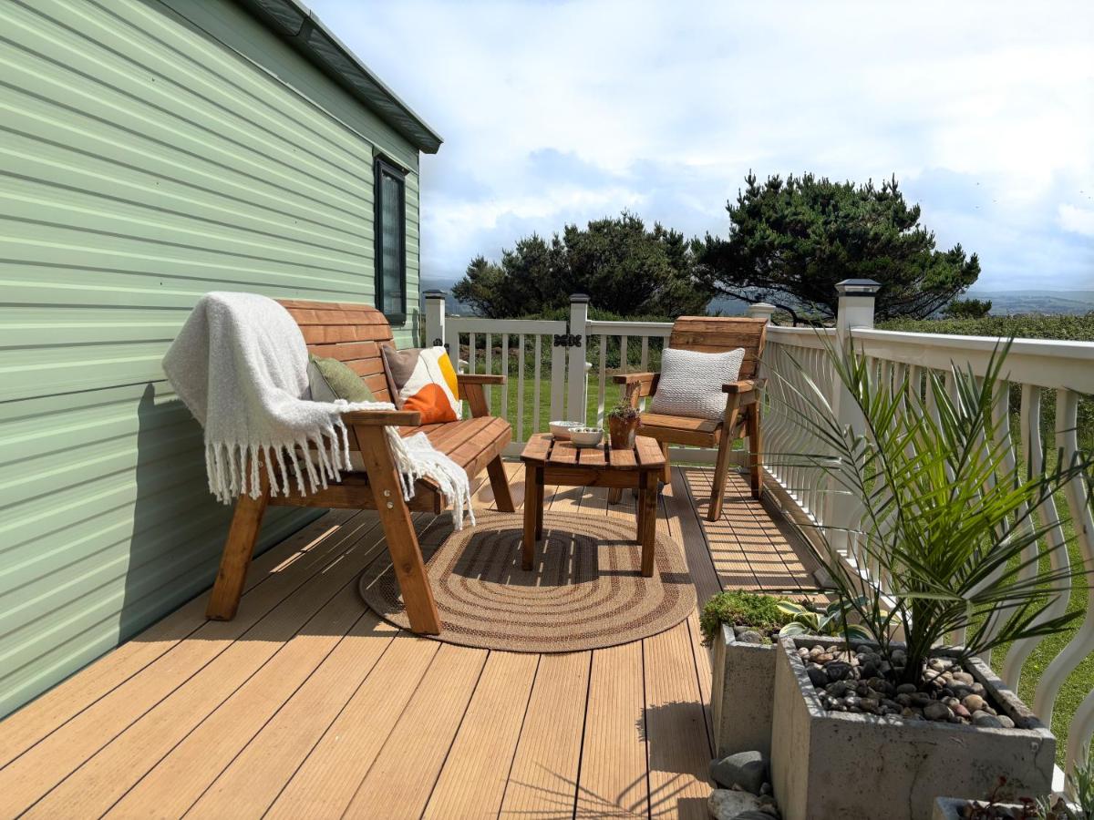 Sanderling, 289 Ynyslas Beach, Borth - B&B