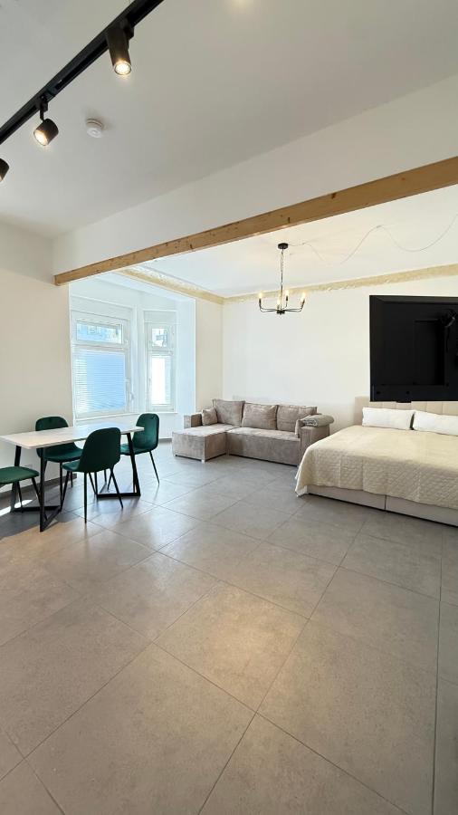 Home Apartments Five - B&B