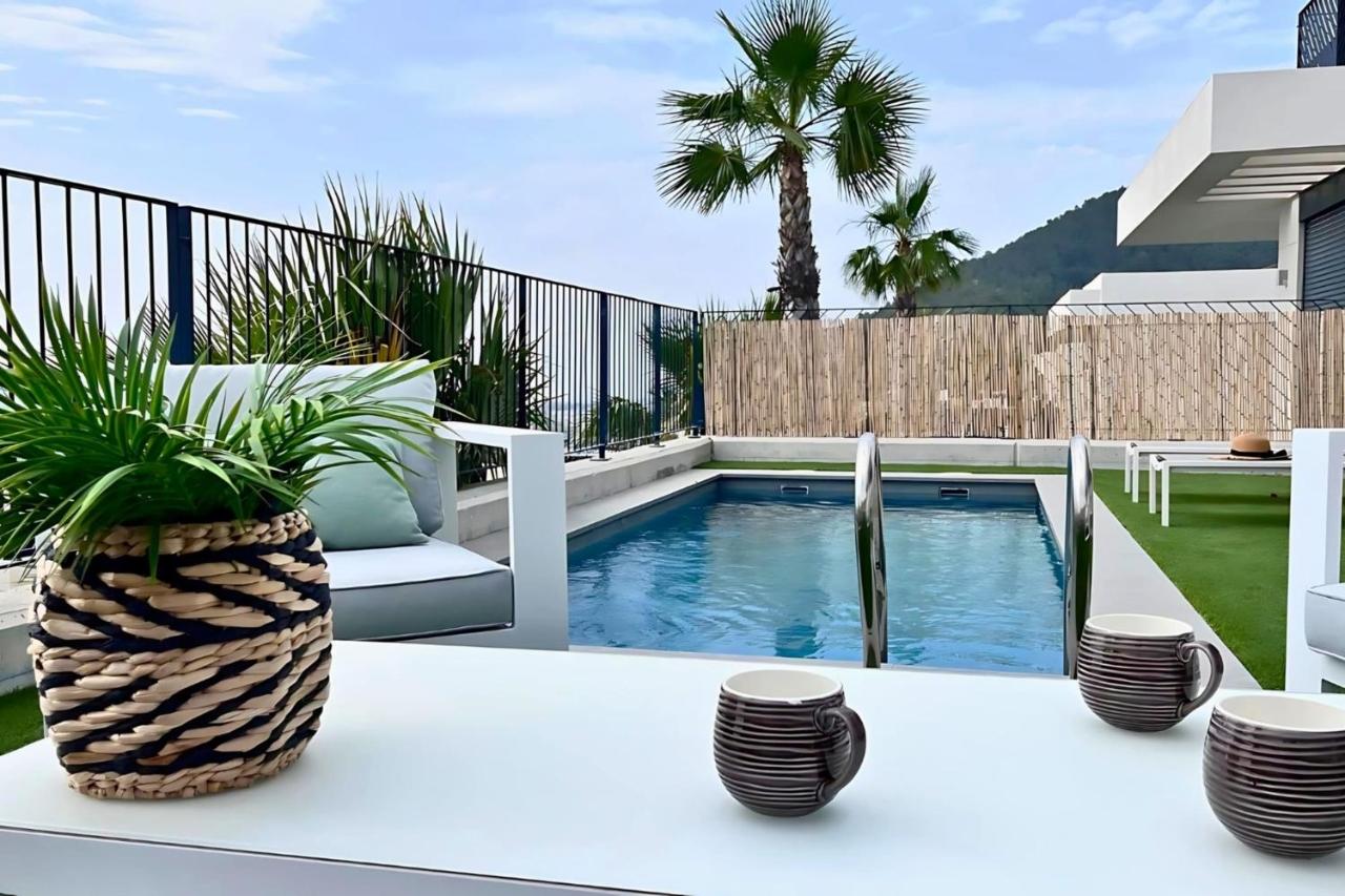 Villa with private pool and stunning vews - B&B Polop
