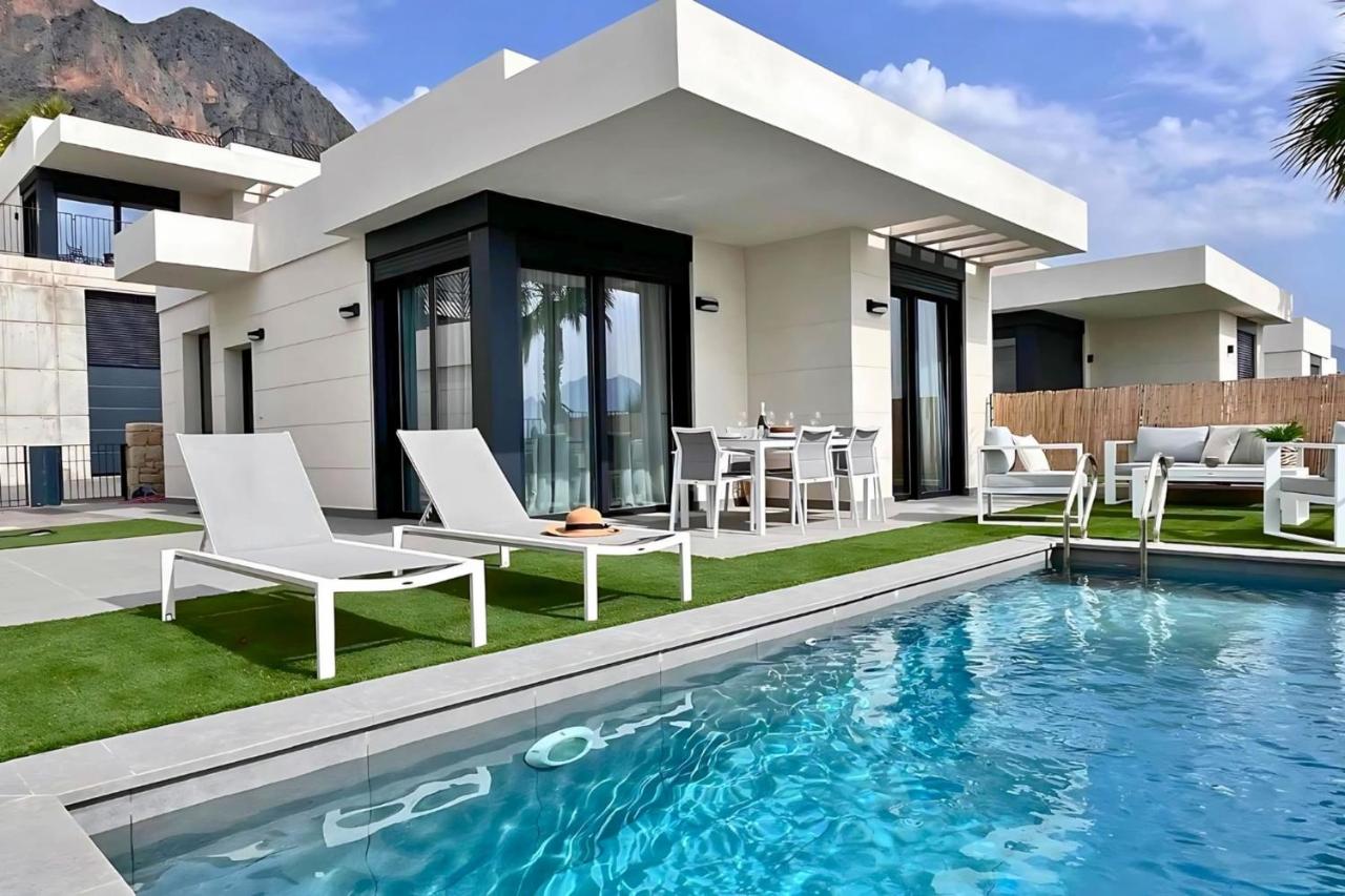 Villa with private pool and stunning vews - B&B Polop