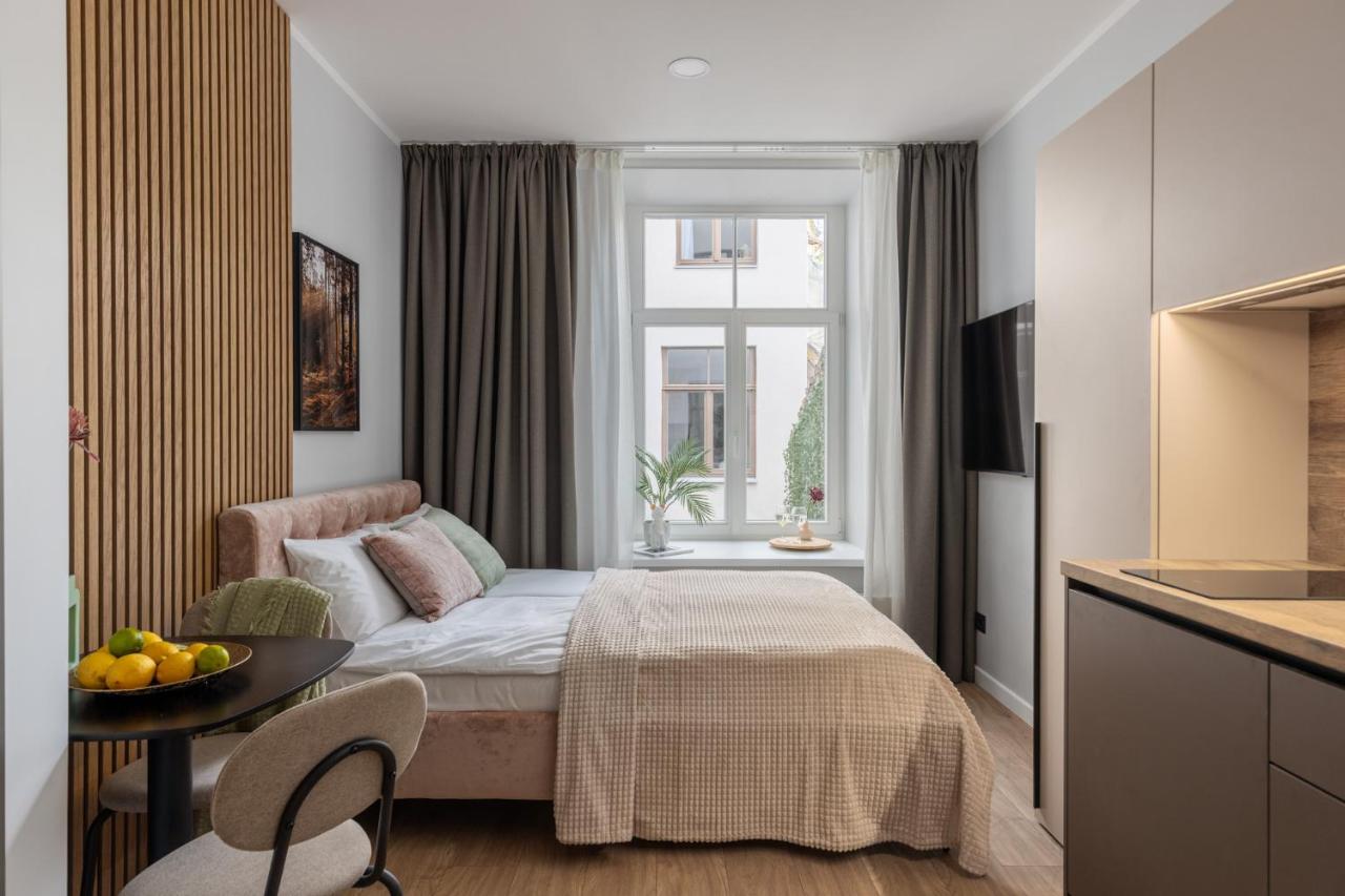 Neat and Simple Old Town Studio - B&B Riga