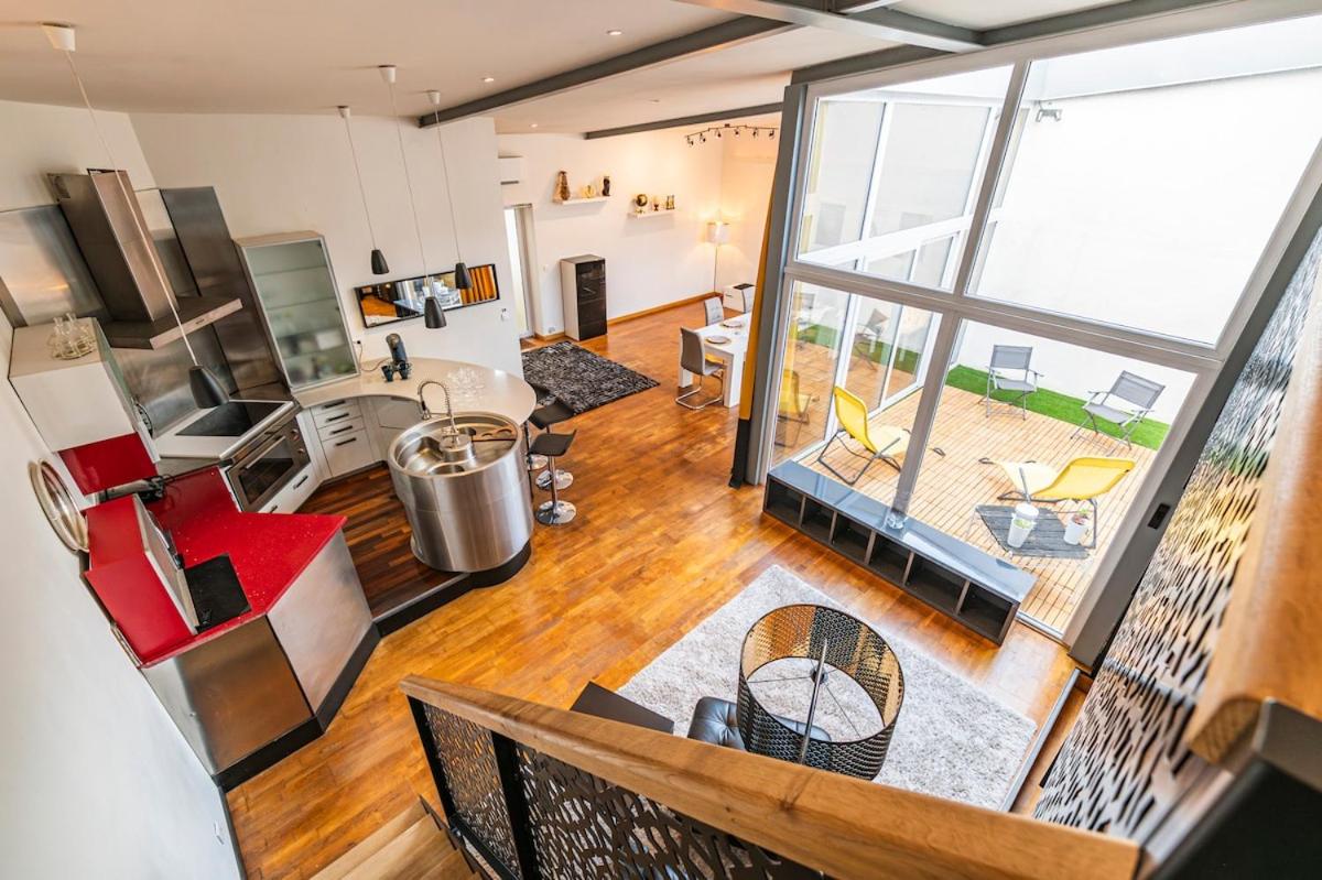 Loft, free and secure parking - B&B