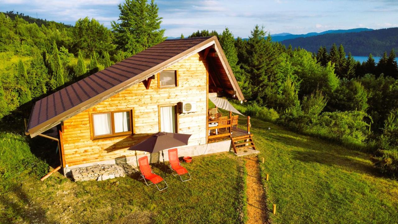 Lake House Iasmina - B&B Hangu