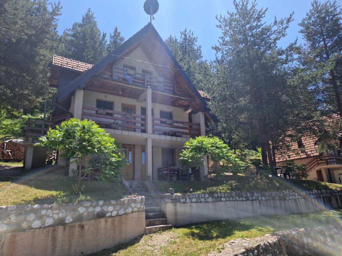 Vila Borovi - Ferienwohnung Zaovine