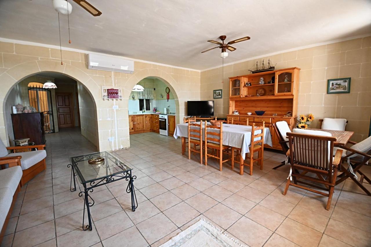 Nadur 2BDR Maisonette with Yard - B&B