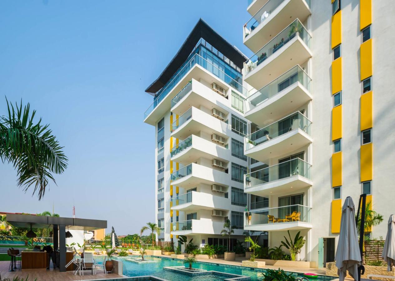 Elegant 2BR Retreat Resort Living in Cantonments - B&B
