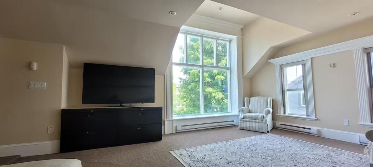 Couchiching Summer Escape - Ferienwohnung Orillia