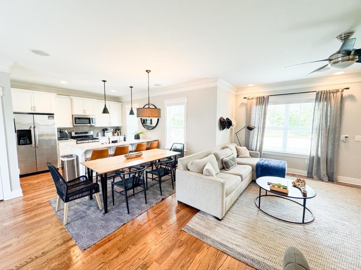 Belmont and Broadway Great for Groups - B&B Nashville