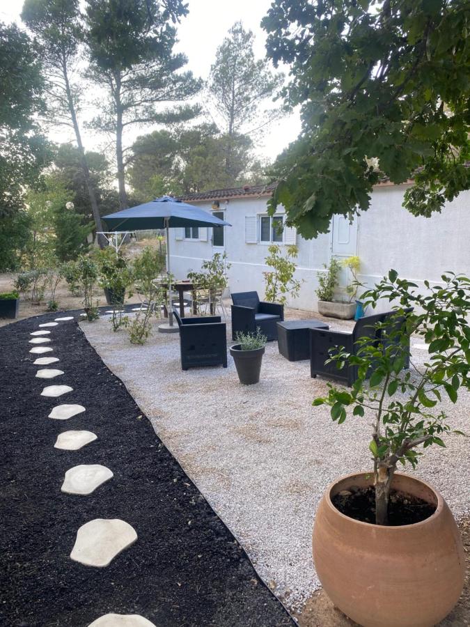 Bungalow avec piscine privative proche Aix en Provence - Chambres d’hôtes La Barben