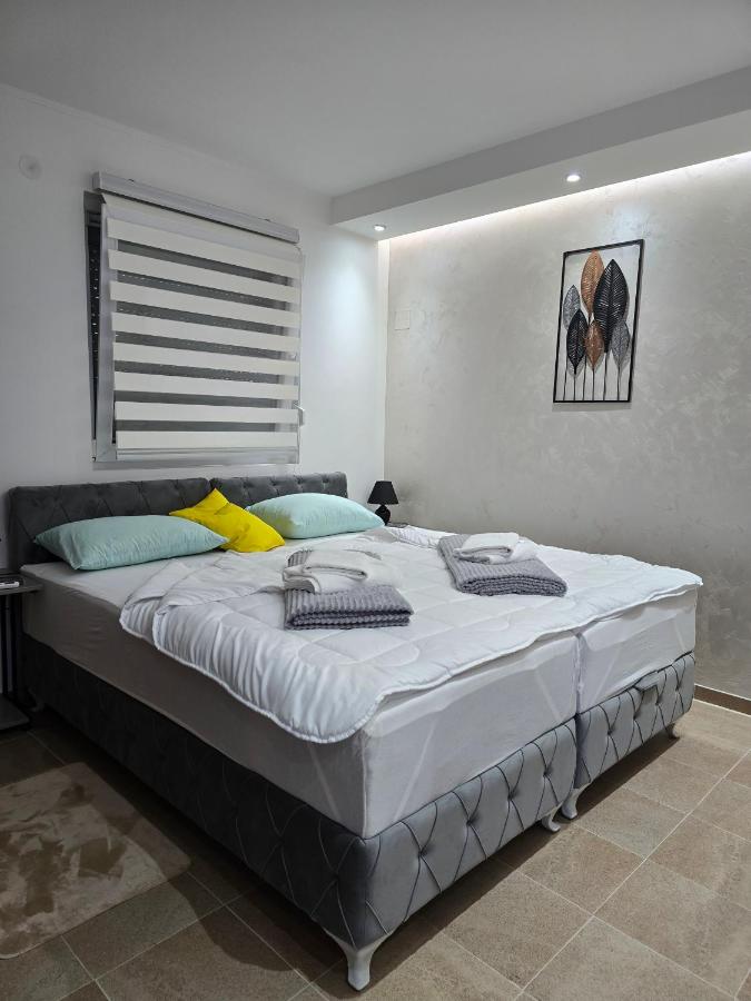 JUTRO studio apartman - B&B