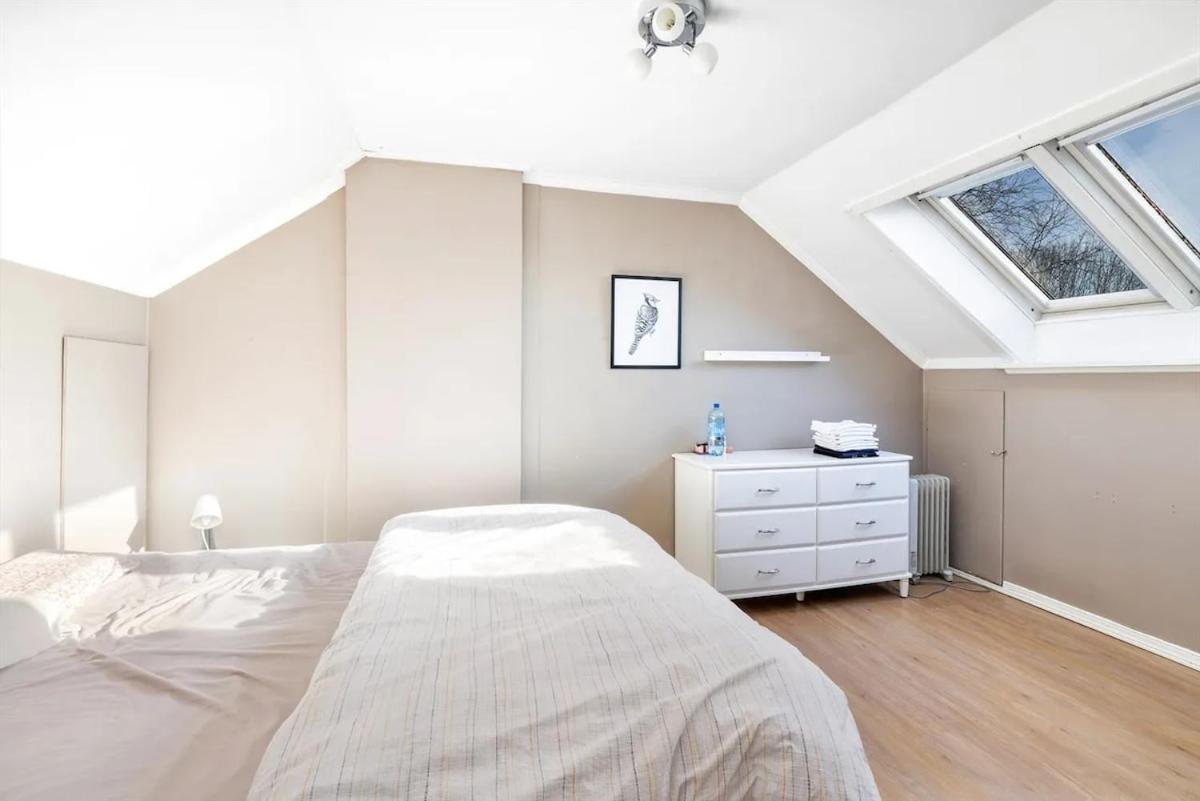 Apartment with balcony and free parking - B&B
