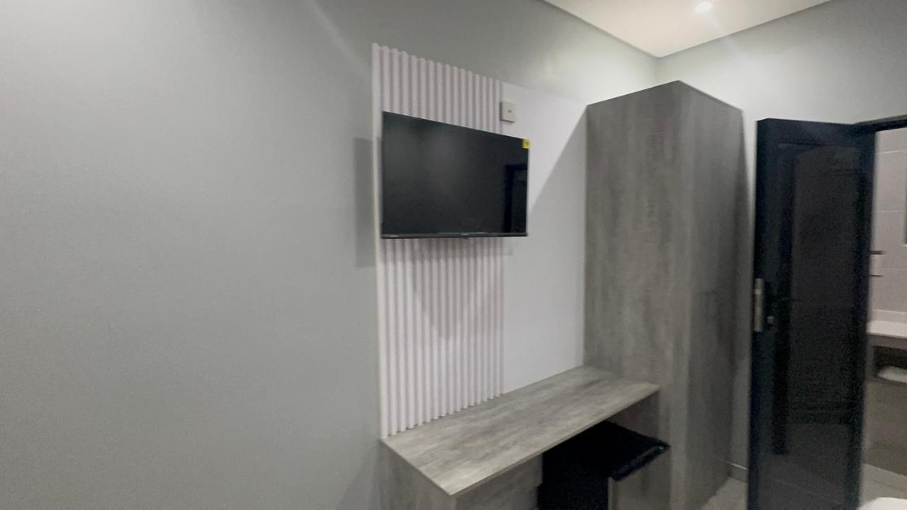 Mercy Accommodation Guest House - B&B Jwaneng