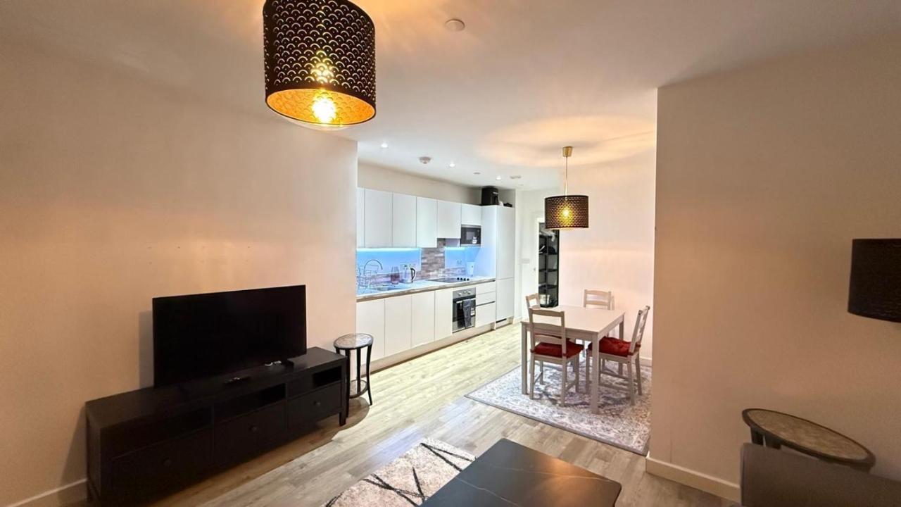 Near Wembley stadium book now - Bed and Breakfast Londen