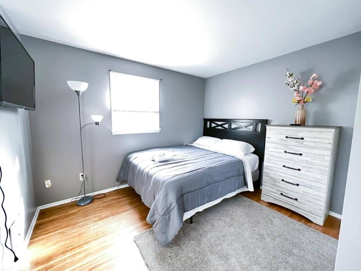 Cozy 5 bedroom Home mins from RIT - B&B