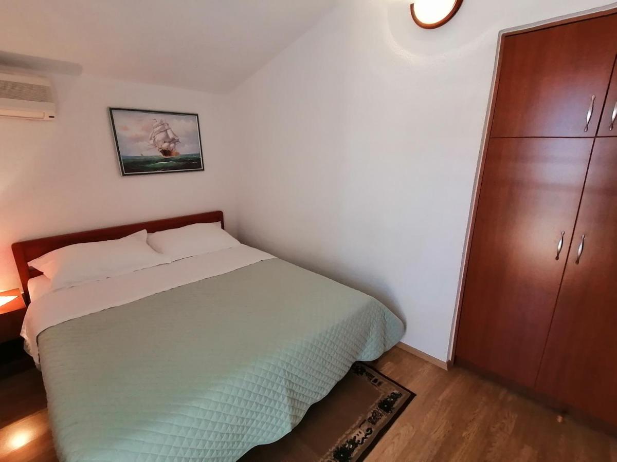 Appartamento con 1 Camera da Letto, Balcone e Vista Mare