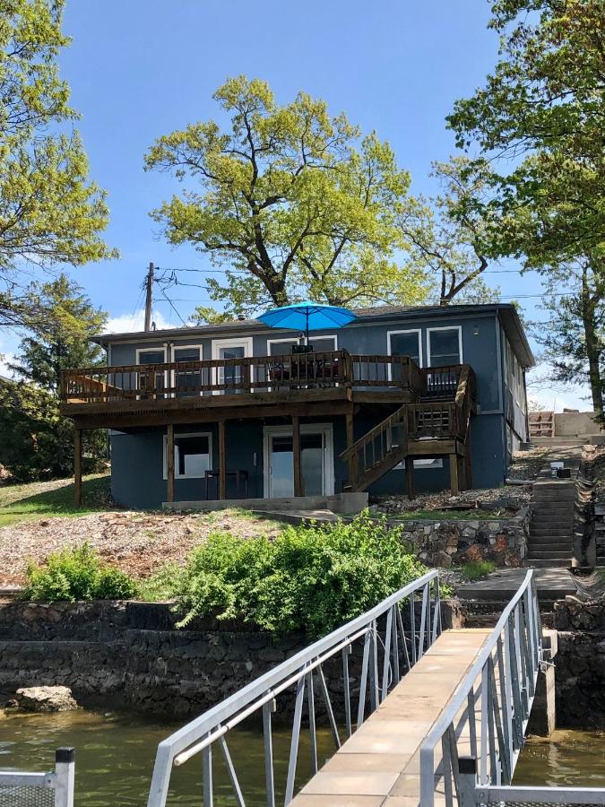 Lakefront Deck Dock View on Lake of the Ozarks MO - Bed and Breakfast Sunrise Beach