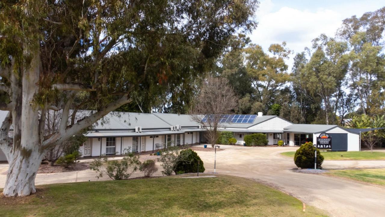 Fairway Views Motor Inn - Bed and Breakfast Tocumwal