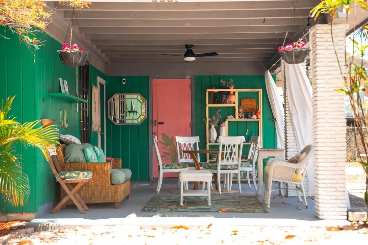 Cozy 4bd House Heart of Downtown WPB Sleeps 10 - Bed and Breakfast West Palm Beach