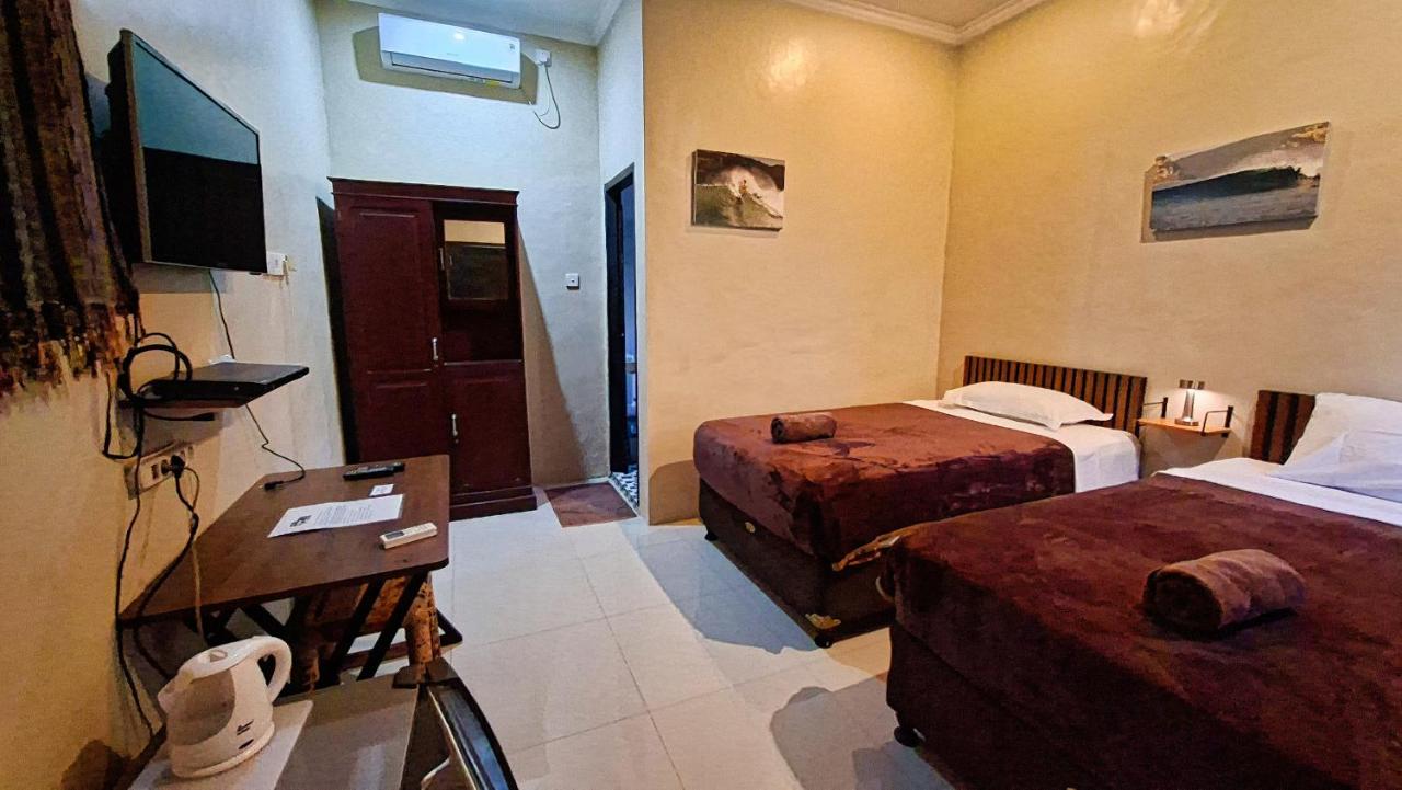 Twin Room with Private Bathroom