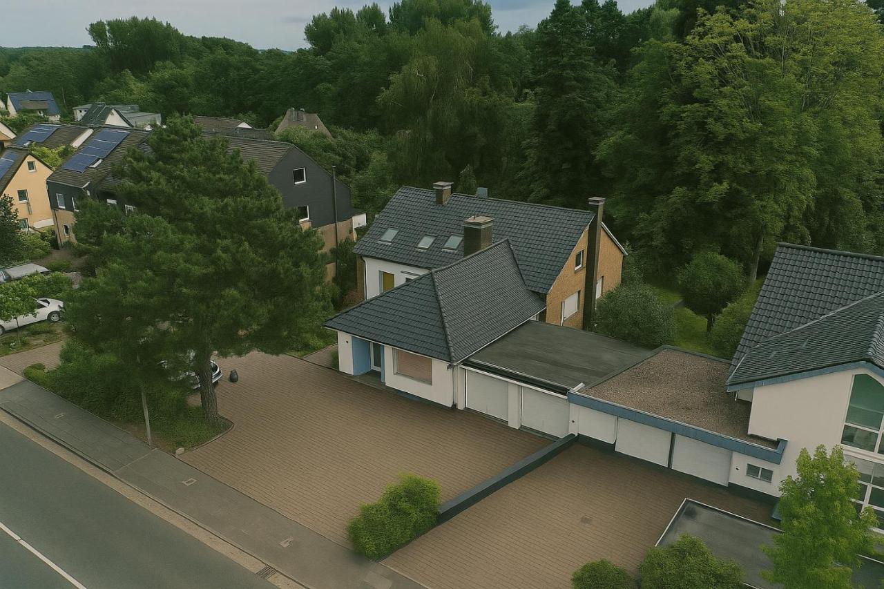 MODERN, VOLLAUSGESTATTET, GROßER PARKPLATZ, 6 ZIMMER - B&B