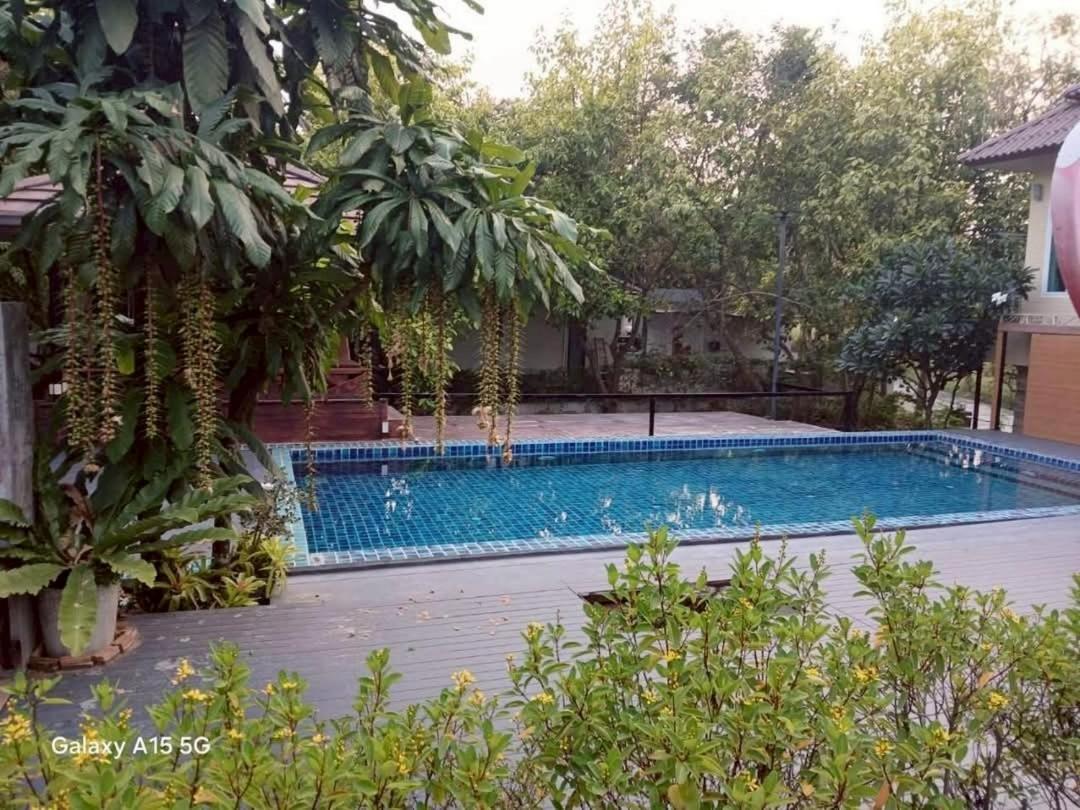 The Leaf Pool Villa Resort - Ferienwohnung Muaklek