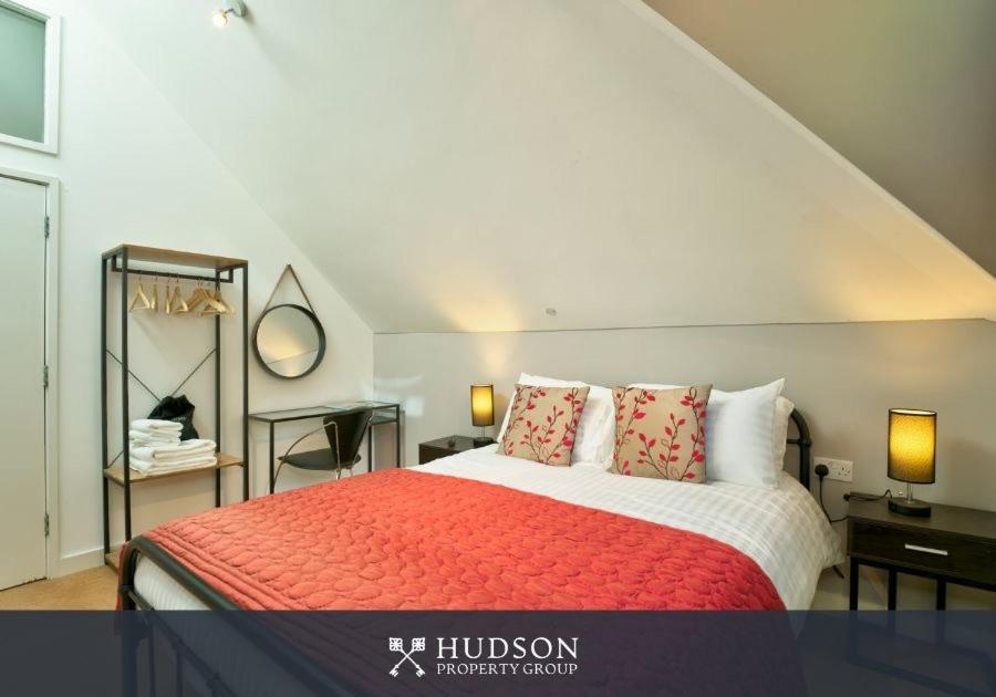 Home with Rear Terrace in Ironbridge - B&B
