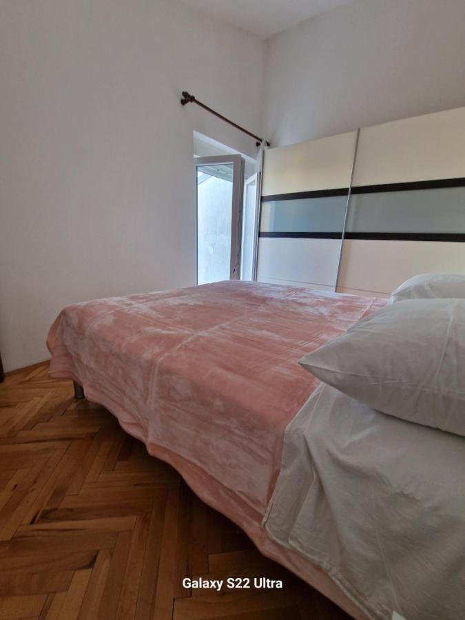 One-Bedroom Apartment with Balcony
