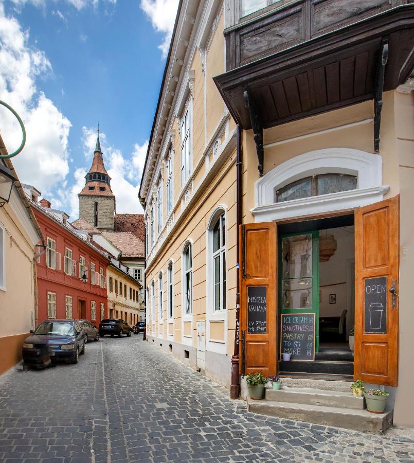 Hans Benkner Aparthotel - Premium Apartments in Old Town - B&B Brasov