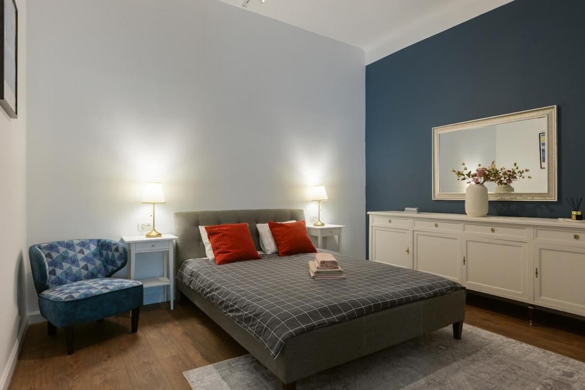 #Hidden Central Nest with Terrace - B&B