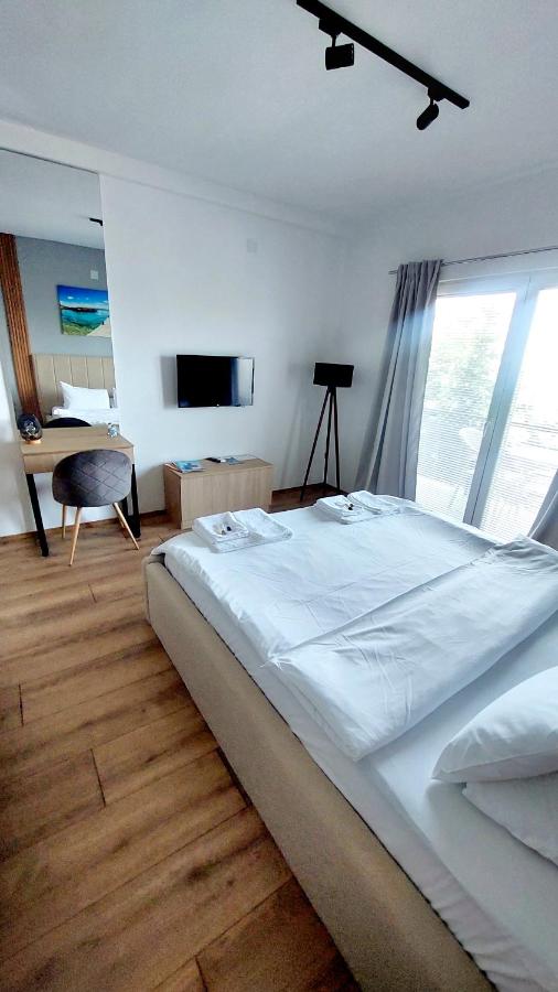 Studio met Queensize Bed