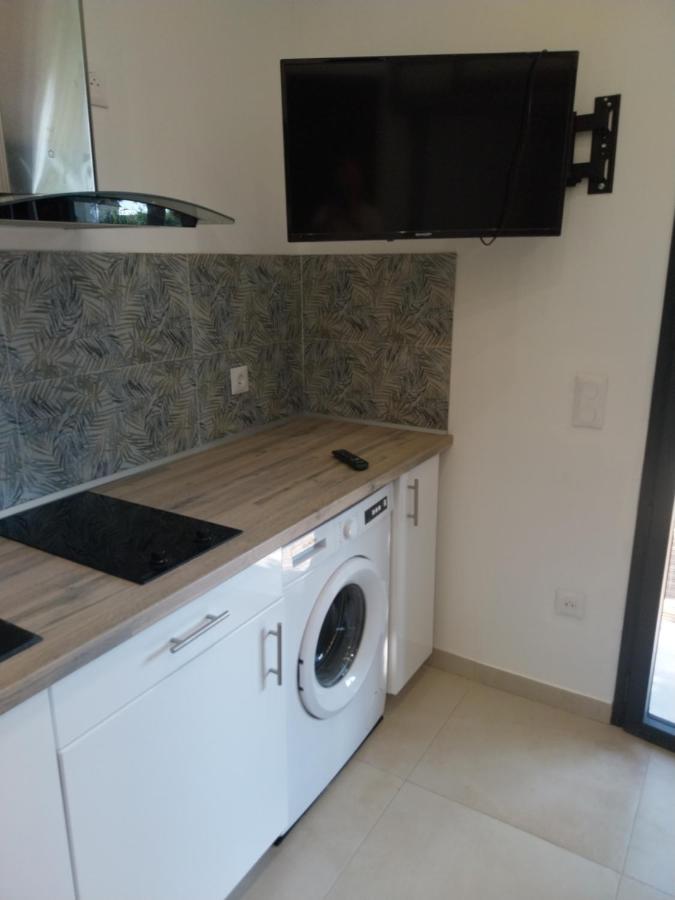 Studio avec terrasse indépendant en villa - B&B La Garde