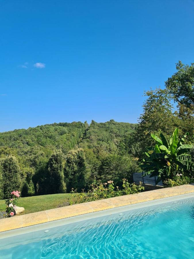 Villa en pierre- 8 pers- 4ch- Piscine & clim-Proche Sarlat- Vue panoramique - B&B