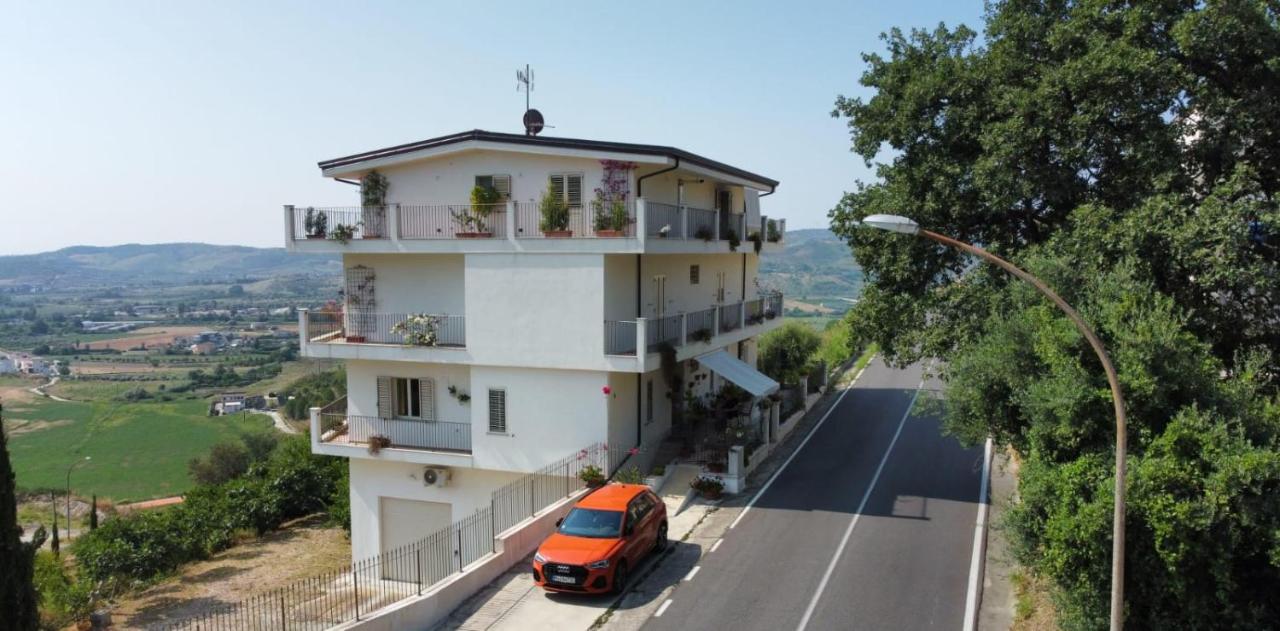 L'Aurora Corso Umberto l 220, 88821 Rocca di Neto - B&B
