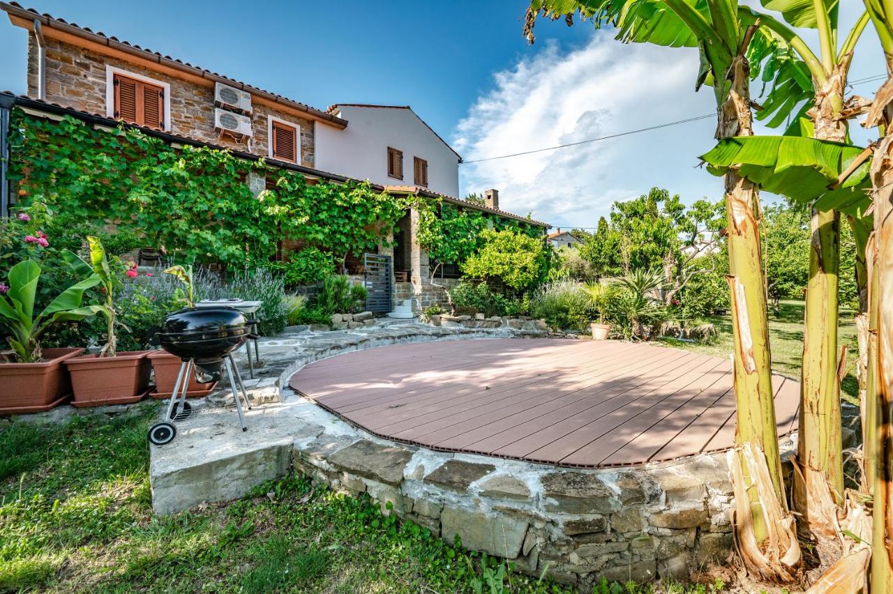 Istrian Stone House with big garden - B&B Maresego