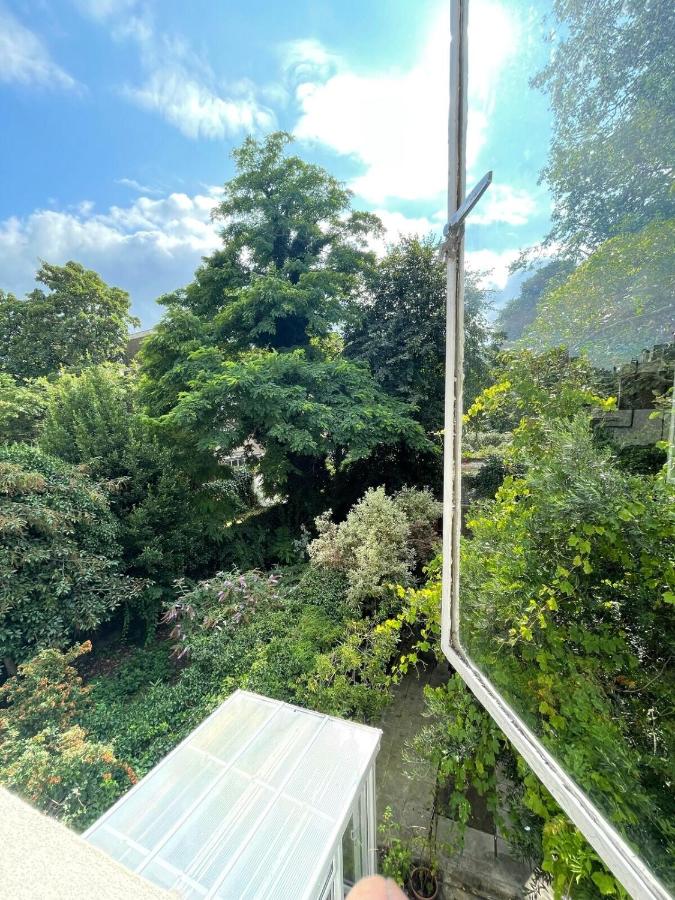 Earls Court 1BR with Lovely Garden View - B&B Londra