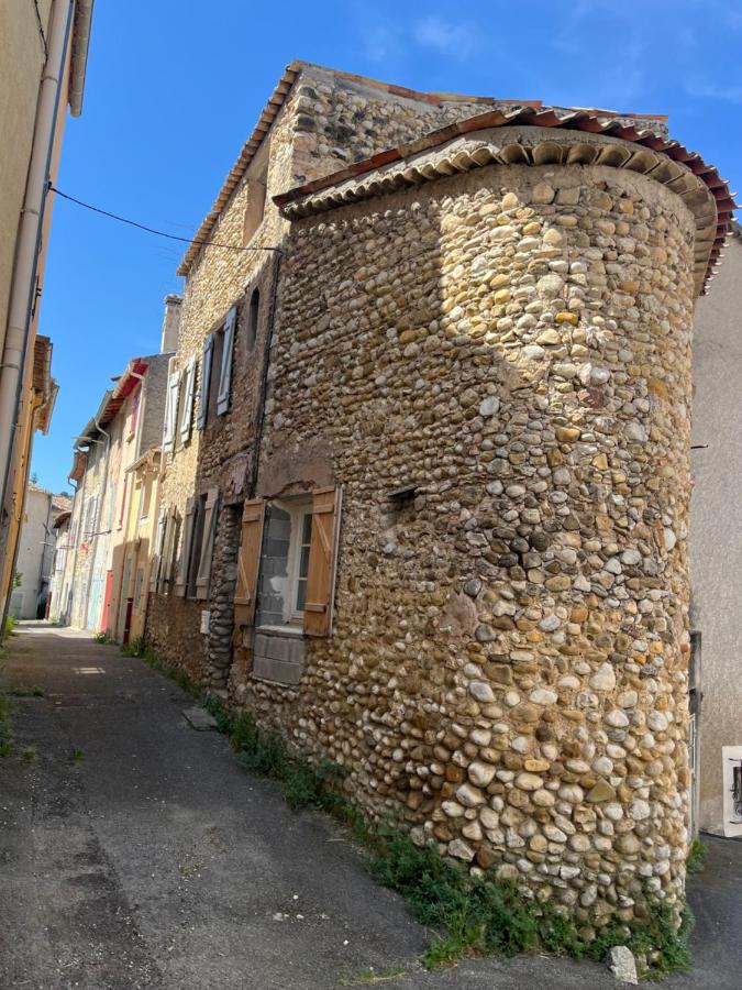 Charmante maison de village avec terrasse - B&B Riez