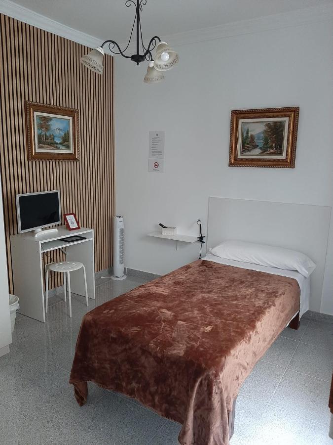 Single Room with Shared Bathroom