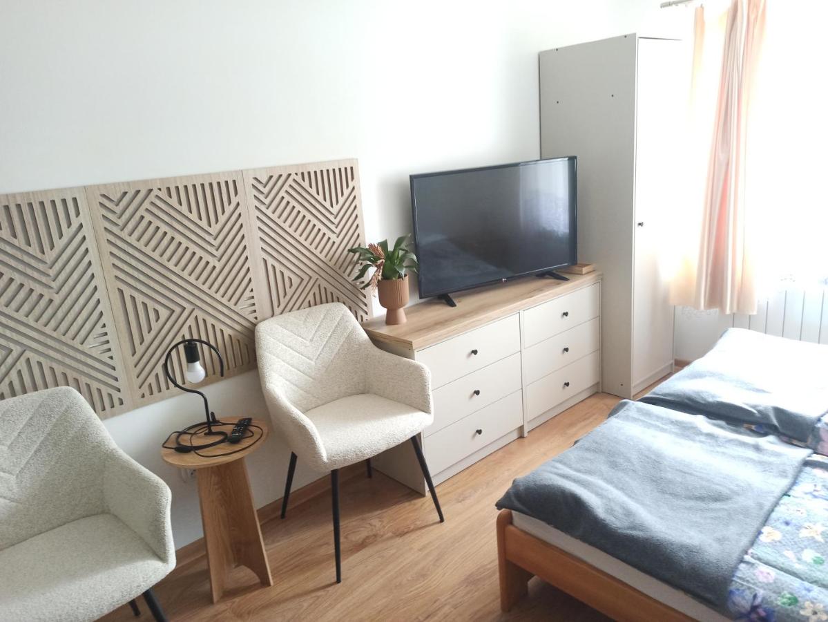 Basic Triple Room with Shared Bathroom