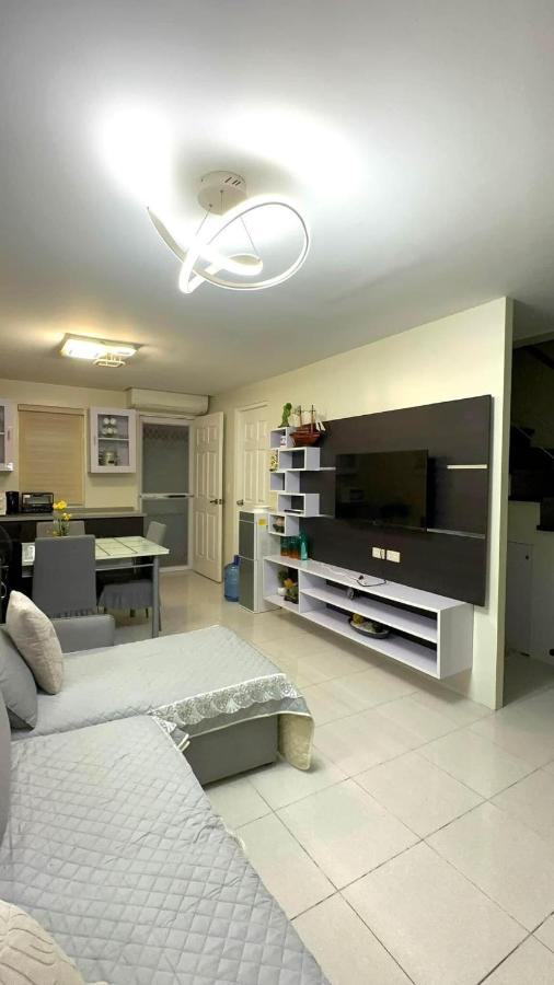 Pontefino Townhouse Comfy Pink 0412 two-storey - B&B
