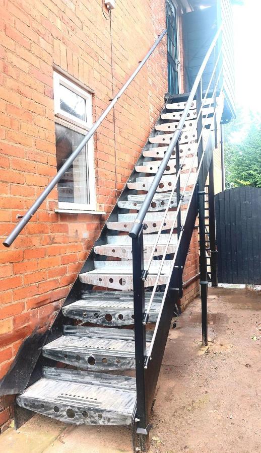 Charming 1 bedroom self-contained first floor flat - B&B