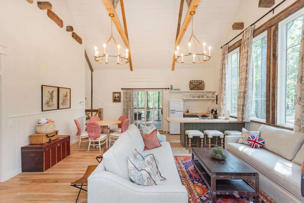 Sharp Shin at Buckhorn Hollow - Bed and Breakfast McEwen