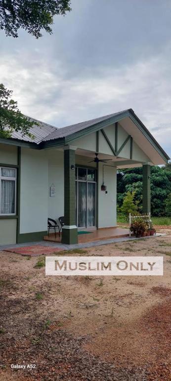 Homestay Melaka Kiut - B&B