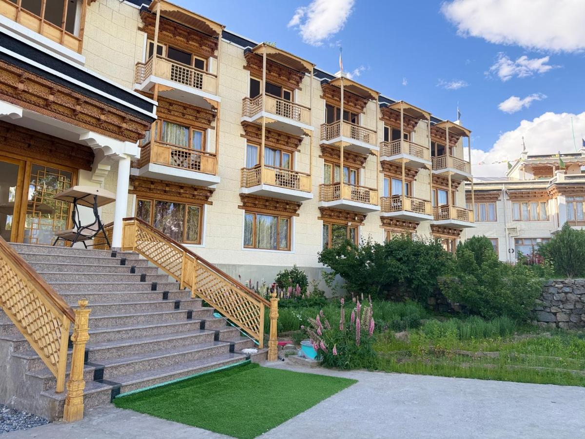 Raku - B&B Leh