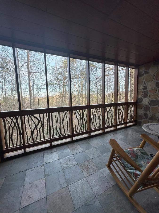 Holly Tree Hideaway - Semi Secluded Mtn Setting - Chambres d’hôtes Sevierville
