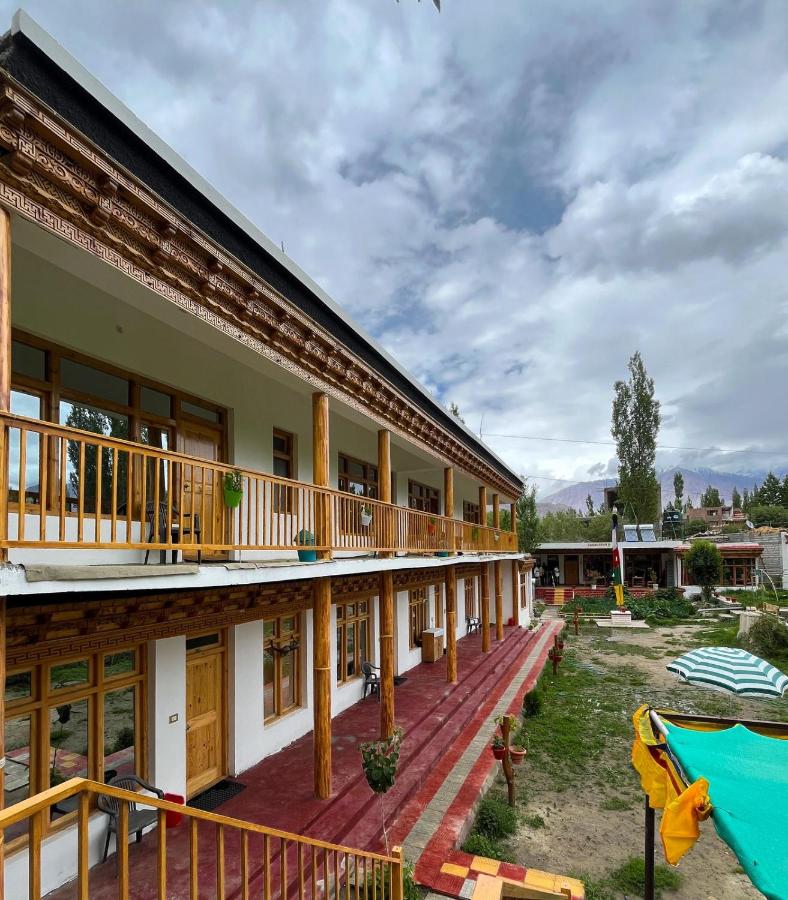 Ladakh Ecotel Farmstay - B&B